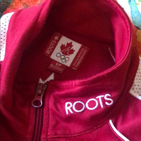 2004 Canadian Olympic team Roots zip up! - Picture 2 of 4